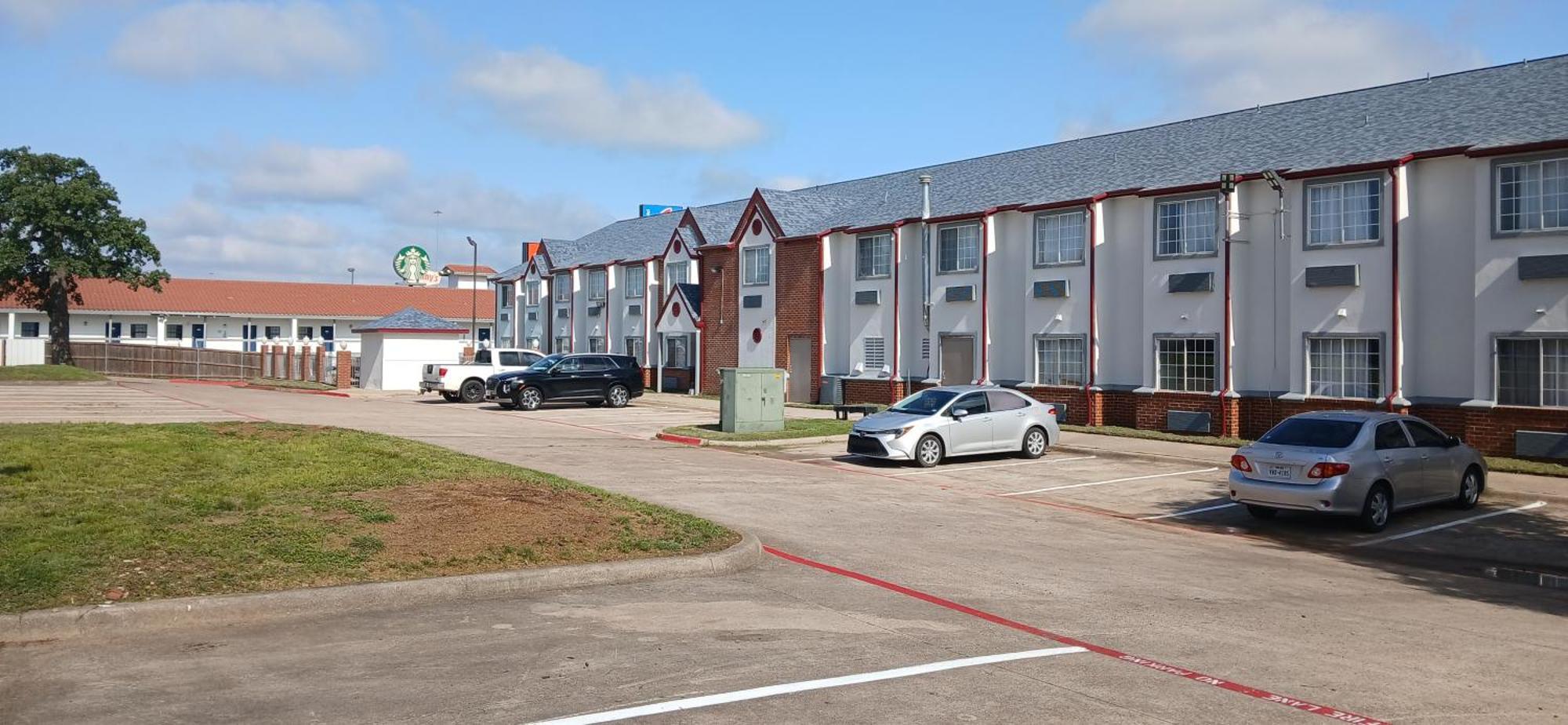 Red Roof Inn & Suites Euless - Dfw Airport Southwest Exterior foto